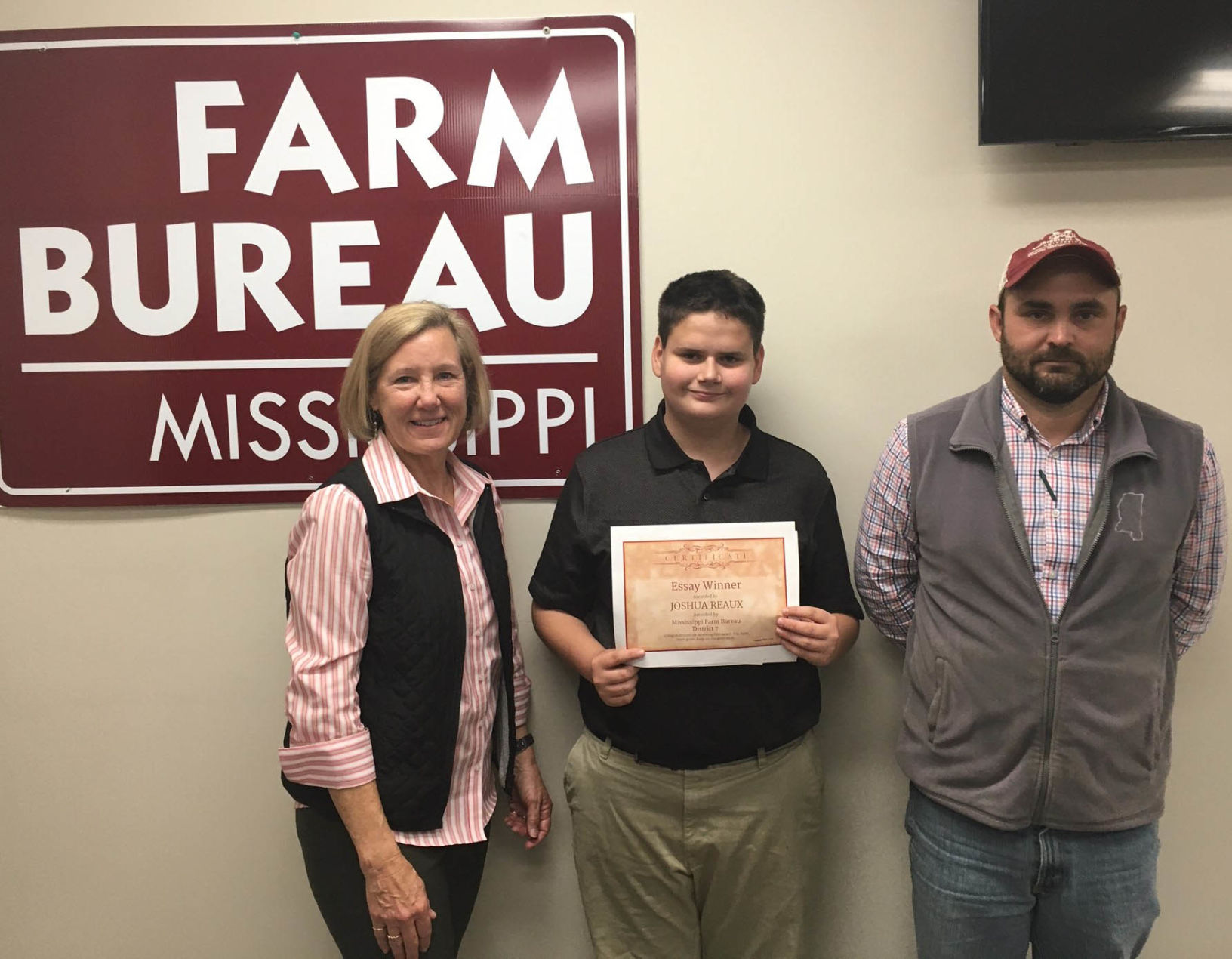 Reaux wins second place in essay contest